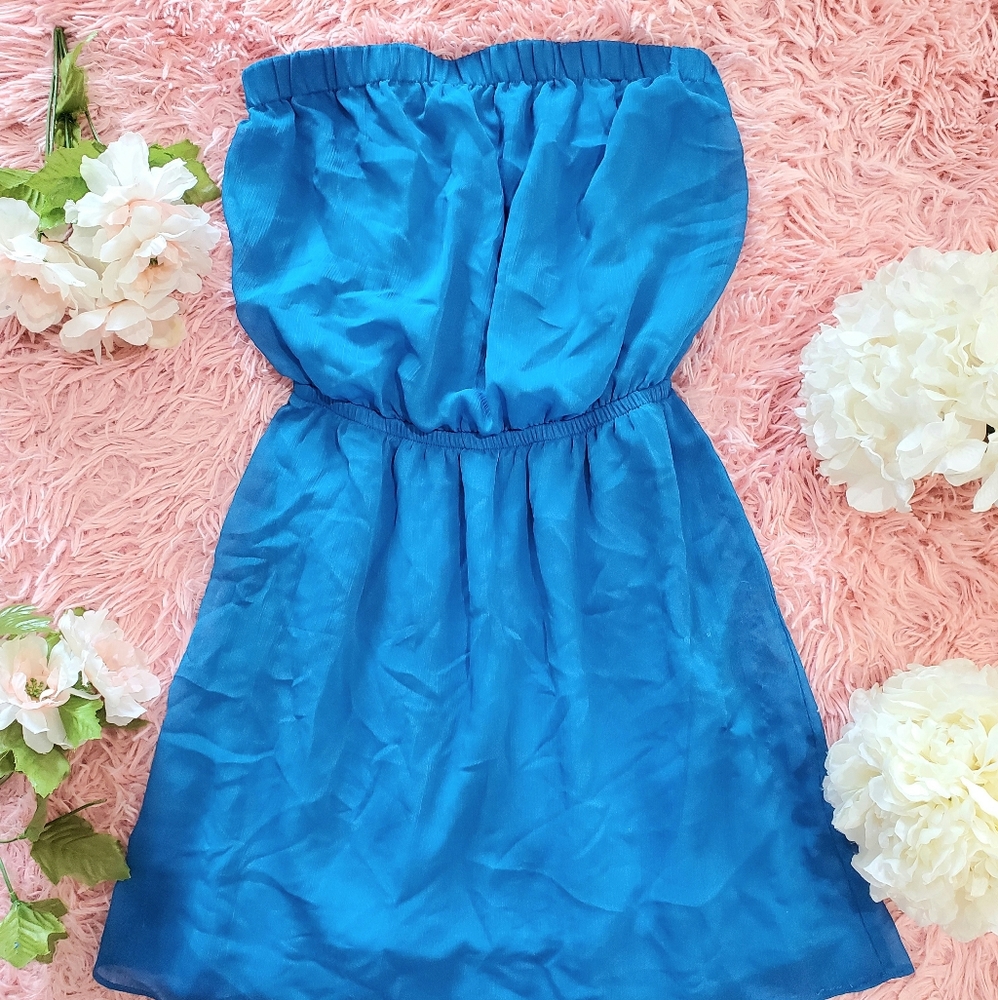 Blue strapless dress